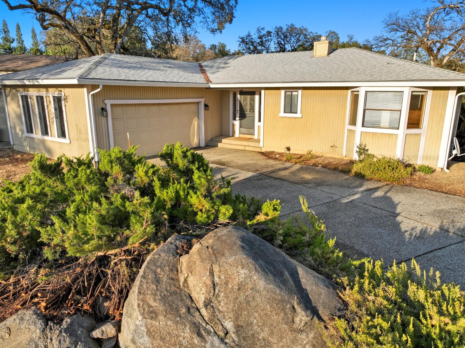 11585 Linnet Court Penn Valley, CA 95946 - Photo 29 of 53 front view of a house