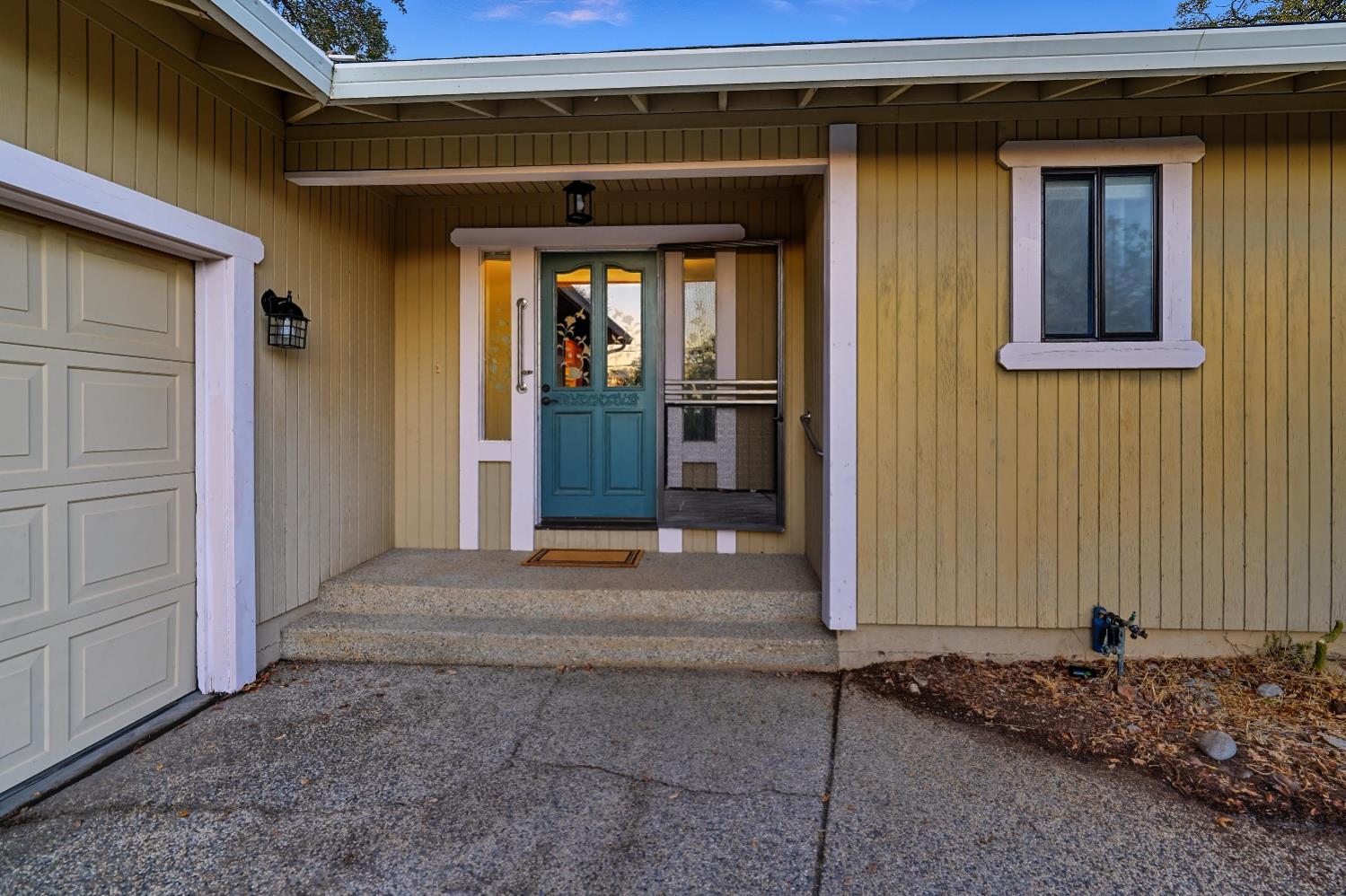 11585 Linnet Court Penn Valley, CA 95946 - Photo 41 of 53 a view of entrance of the house