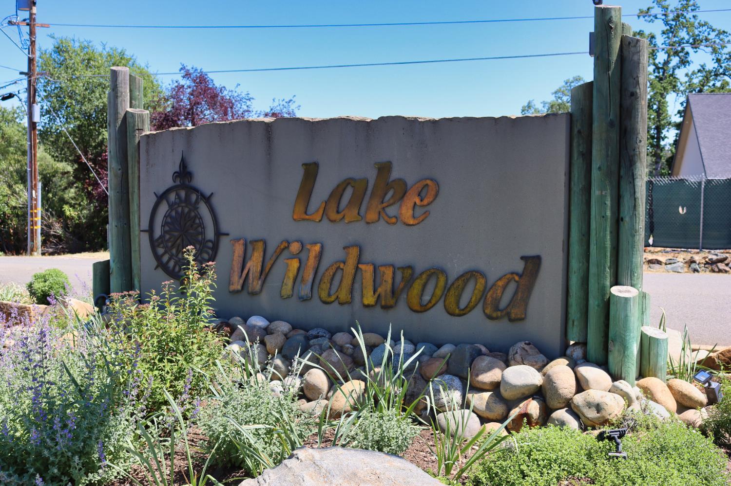 11585 Linnet Court Penn Valley, CA 95946 - Photo 53 of 53 a view of a bunch of flowers