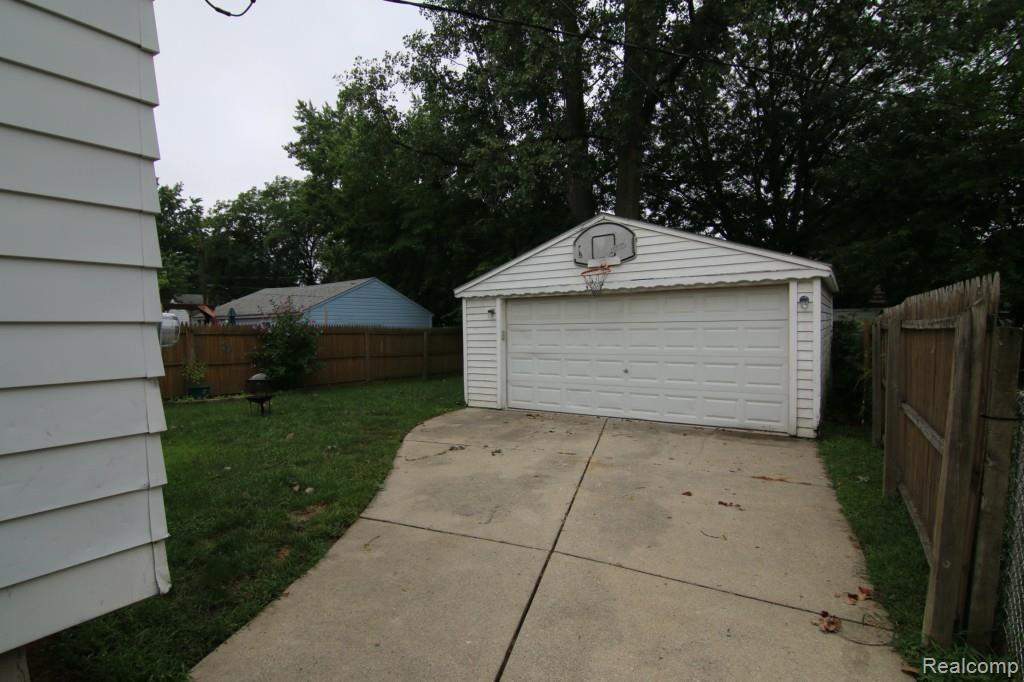 5240 Howe Road Wayne, MI 48184 - Photo 19 of 21