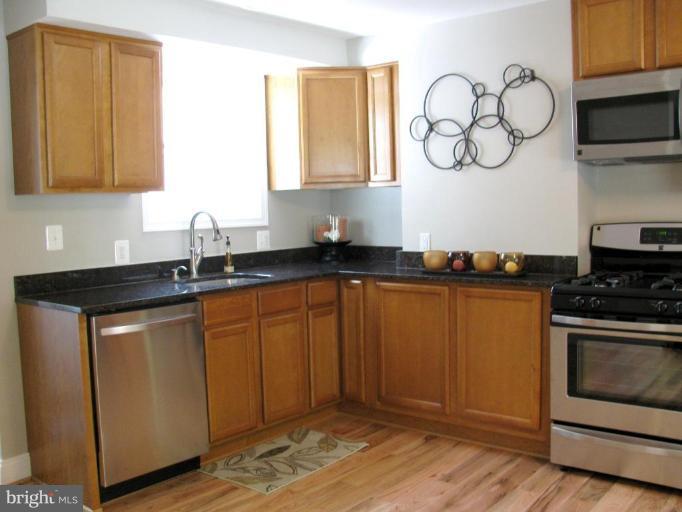 3 Bayship Road Dundalk, MD 21222 - Photo 17 of 30 Huge Kitchen