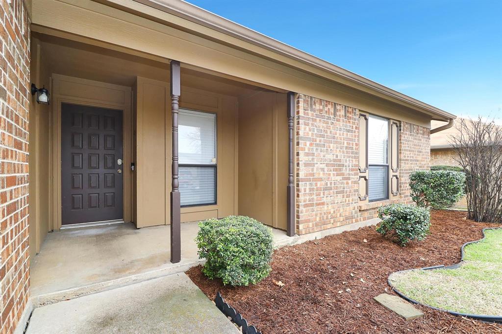 6632 Valley View Drive Watauga, TX 76148 - Photo 3 of 18