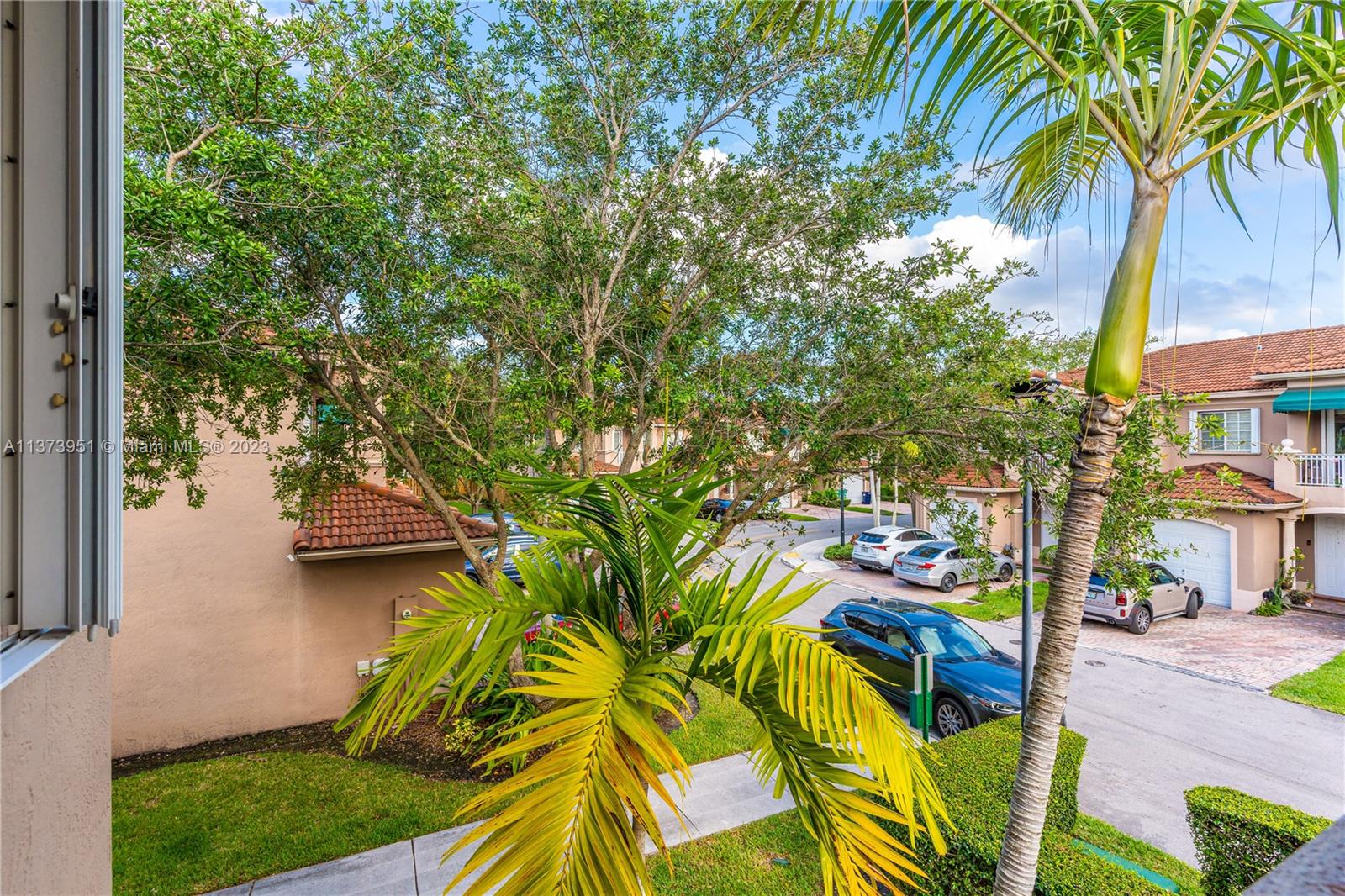 11875 Southwest 80th Street Miami, FL 33183 - Photo 6 of 34