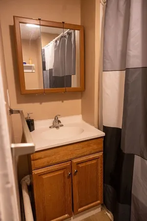 $2,400 | 38 Greenacre Square, Unit 2 & 3, Springfield, MA 01105