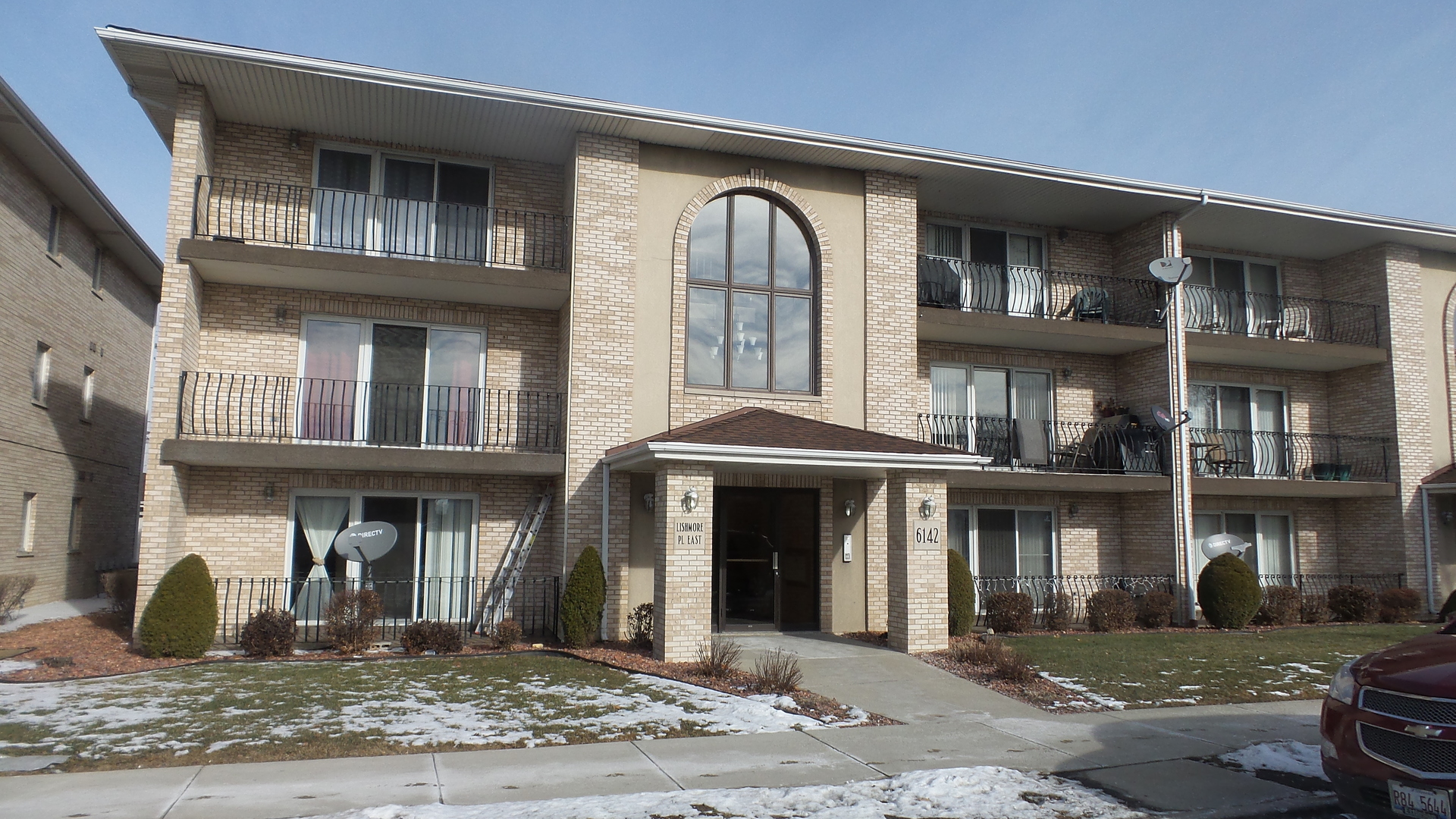 6142 West 63rd Street, Unit 2W Chicago, IL 60638 - Photo 2 of 18