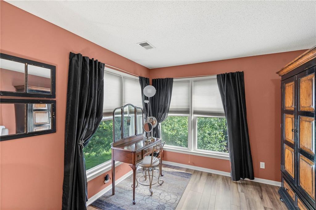 12811 Reeder Street Overland Park, KS 66213 - Photo 32 of 53
