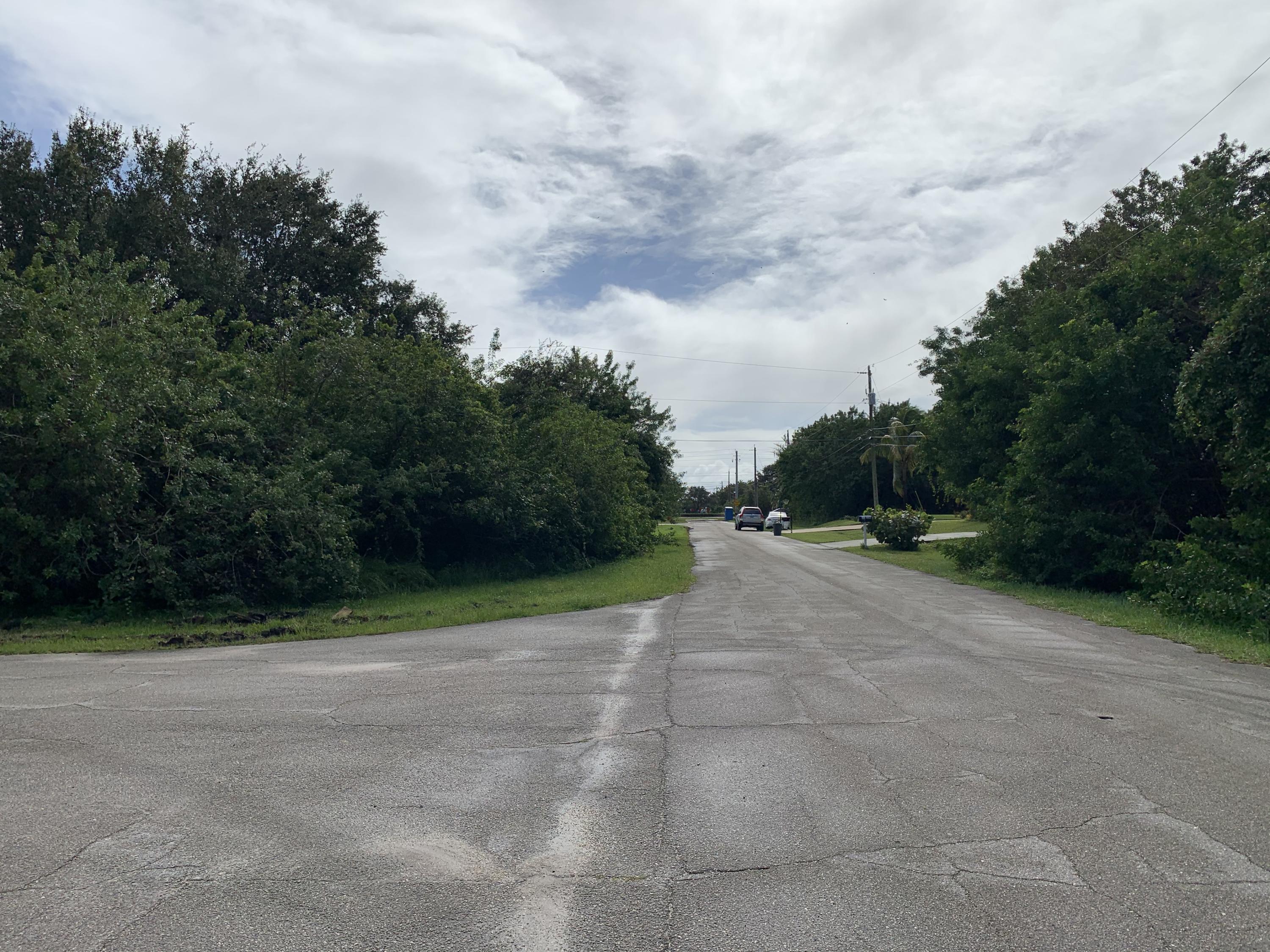 4531 Southwest Paley Road Port St. Lucie, FL 34953 - Photo 5 of 5 IMG-5203