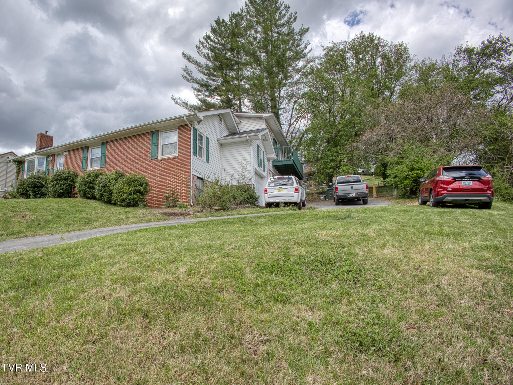 1721 Siam Road Elizabethton, TN 37643 - Photo 1 of 41 R6II6886_HDR