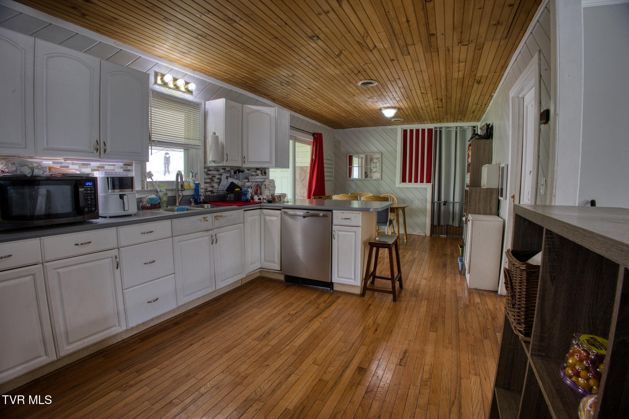 1721 Siam Road Elizabethton, TN 37643 - Photo 17 of 41 R6II7164_HDR