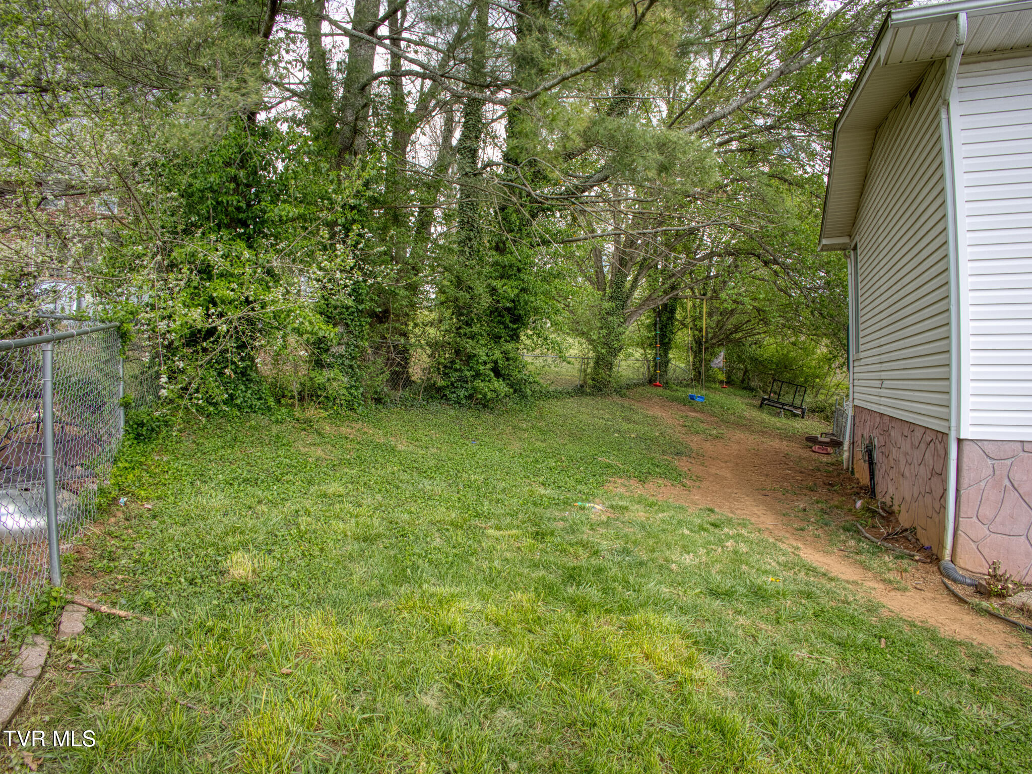 1721 Siam Road Elizabethton, TN 37643 - Photo 6 of 41 R6II6904_HDR