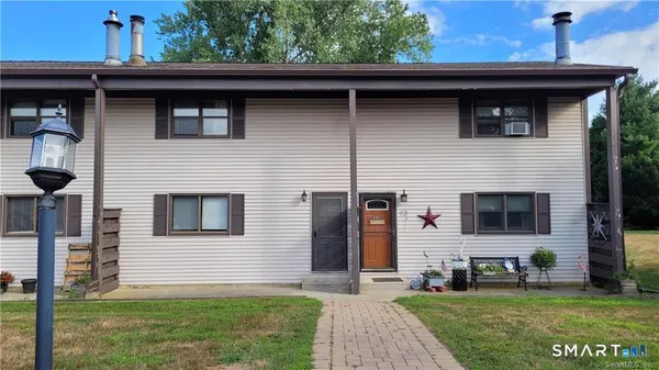 $219,900 | 342 Lebanon Avenue, Unit 11, Colchester, CT 06415