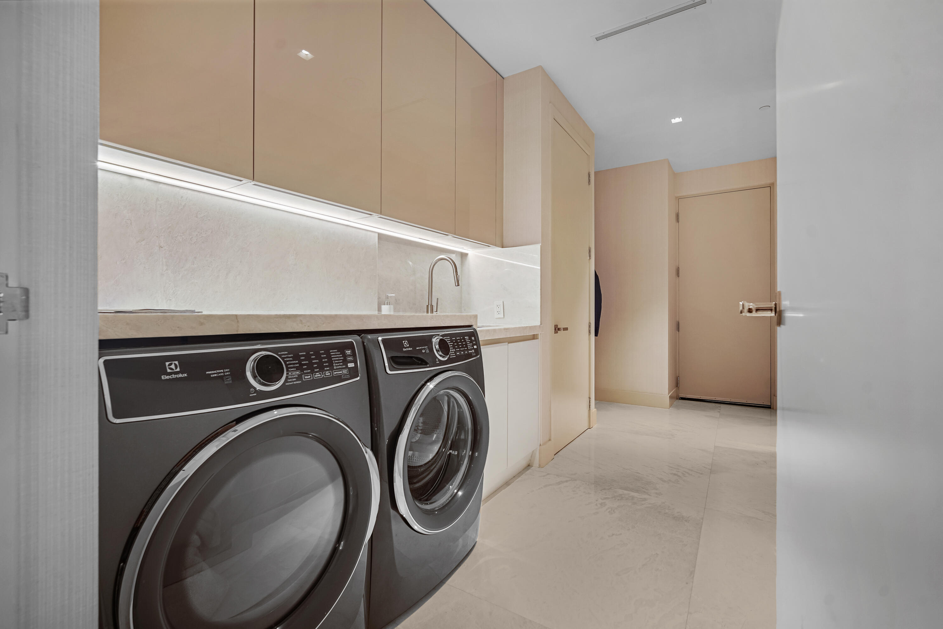 725 South Ocean Boulevard, Unit 206 Boca Raton, FL 33432 - Photo 38 of 49 _DSC2475