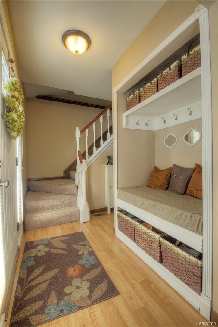 4 Foyer.jpg