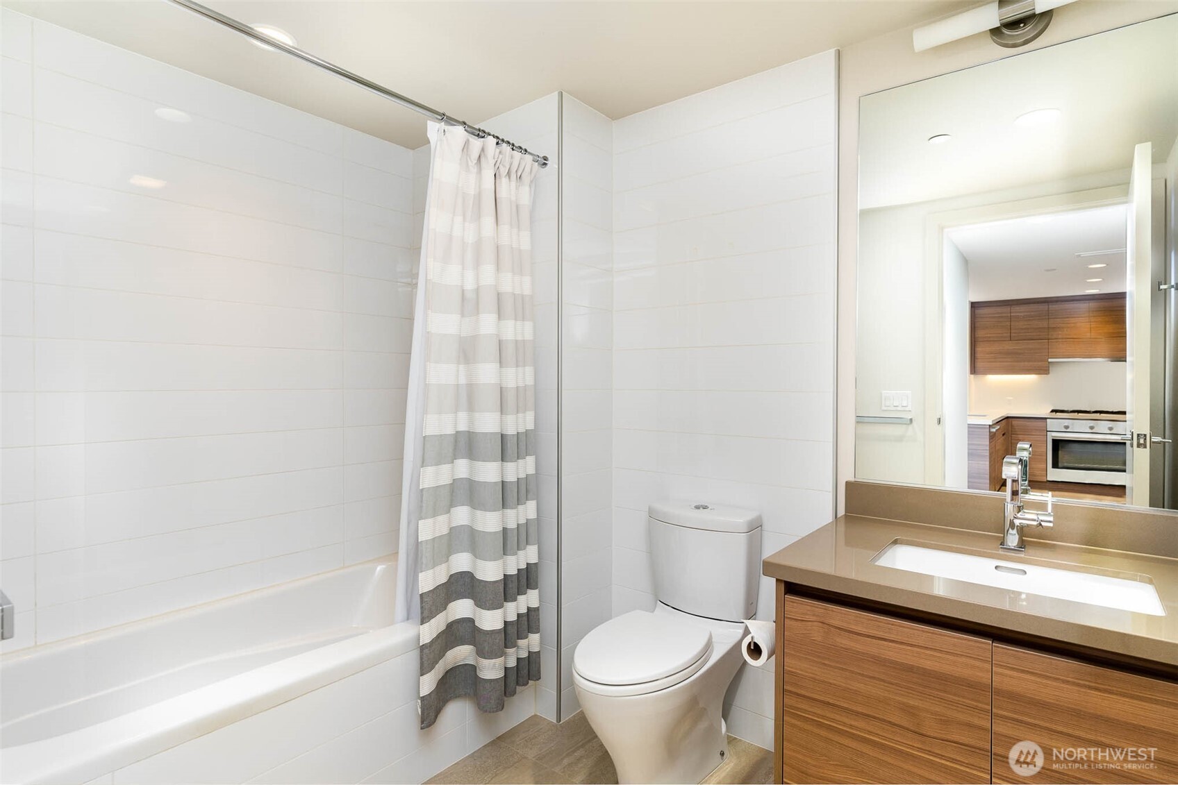 583 Battery Street, Unit 2802 Seattle, WA 98119 - Photo 12 of 30