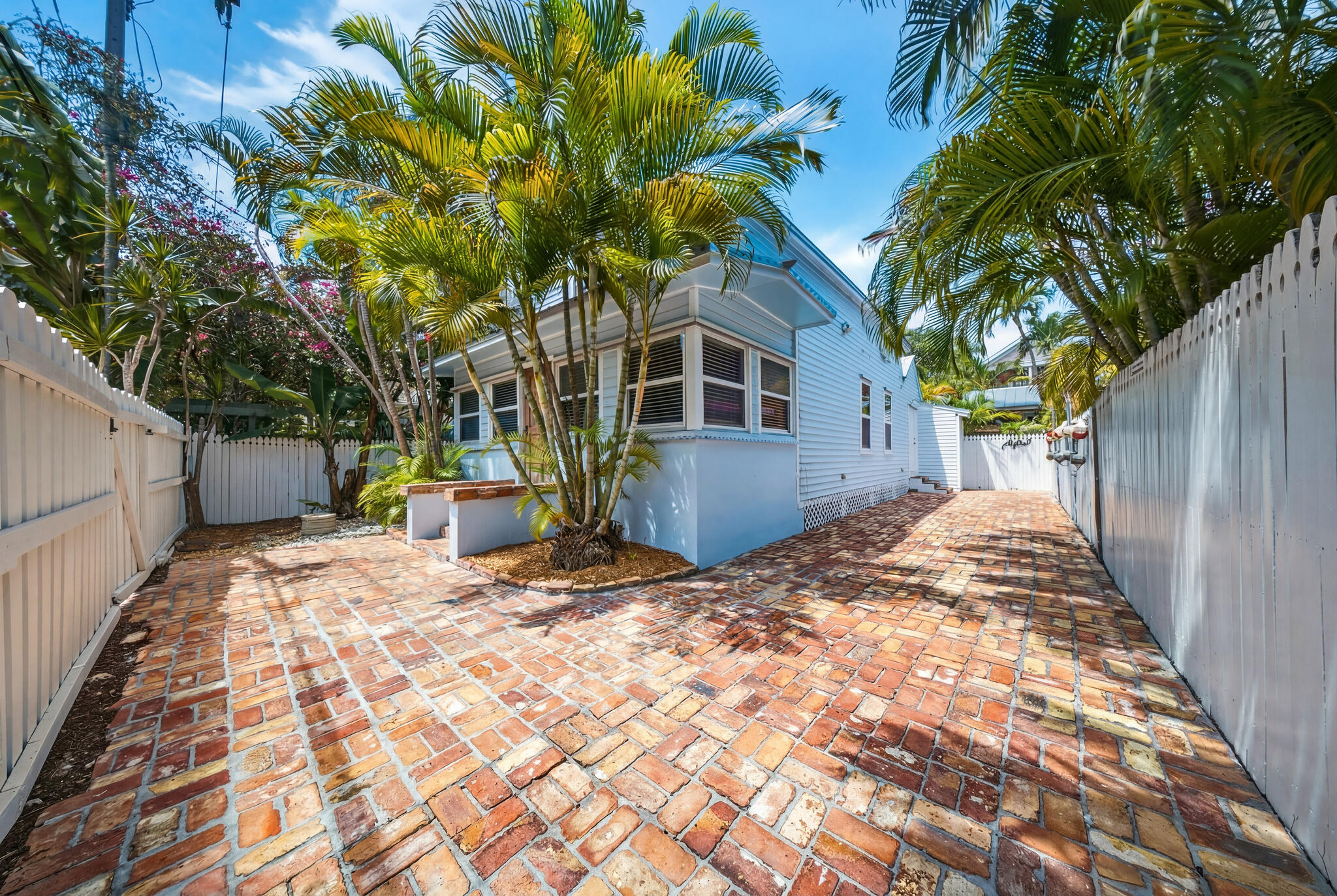 1222 Florida Street Key West, FL 33040 - Photo 2 of 38 19_KELS_-_1222_FLORIDA_ST_001 (7)
