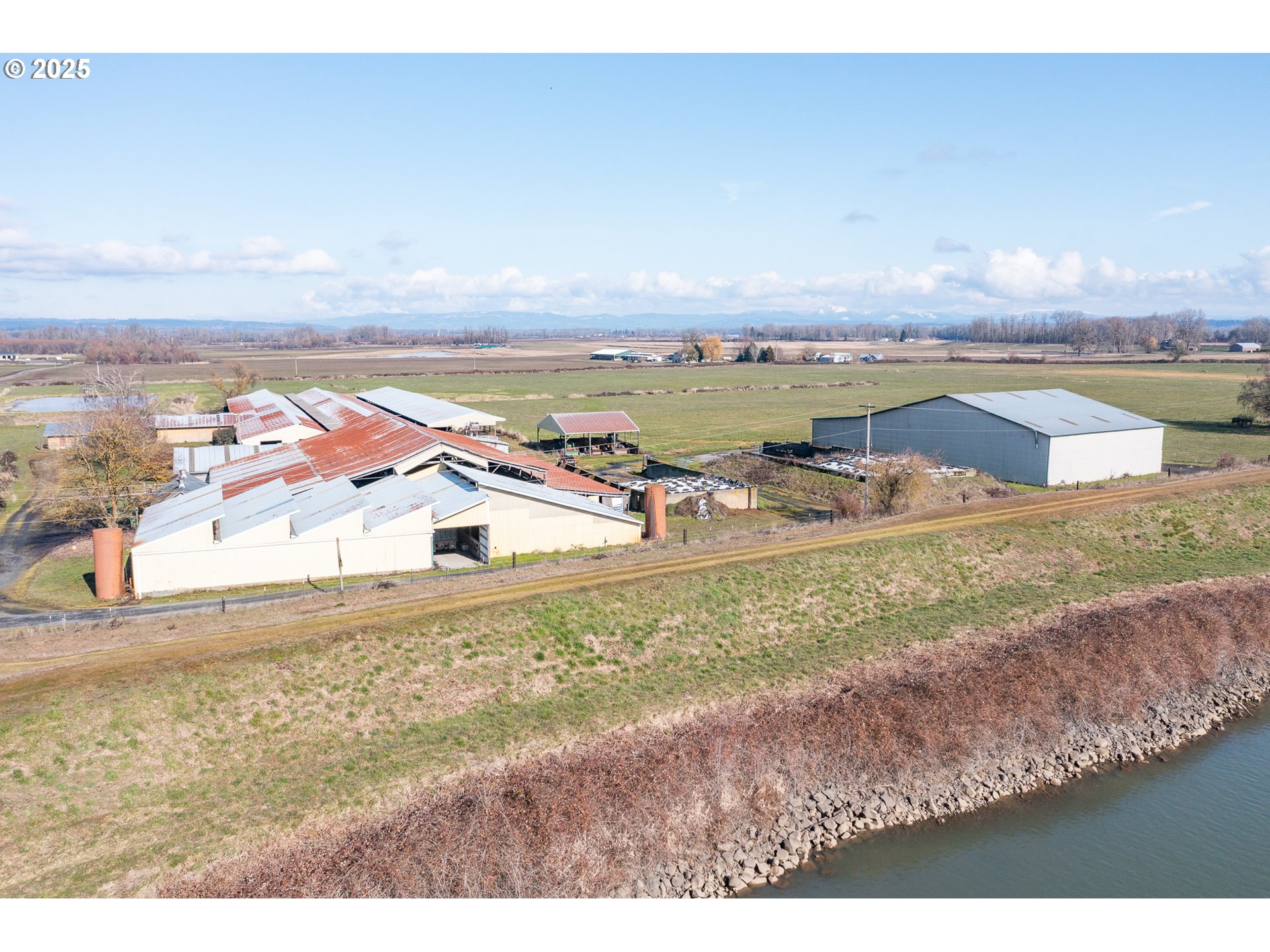 35308 Riverside Lane Scappoose, OR 97056 - Photo 13 of 48 a view of a ocean and beach