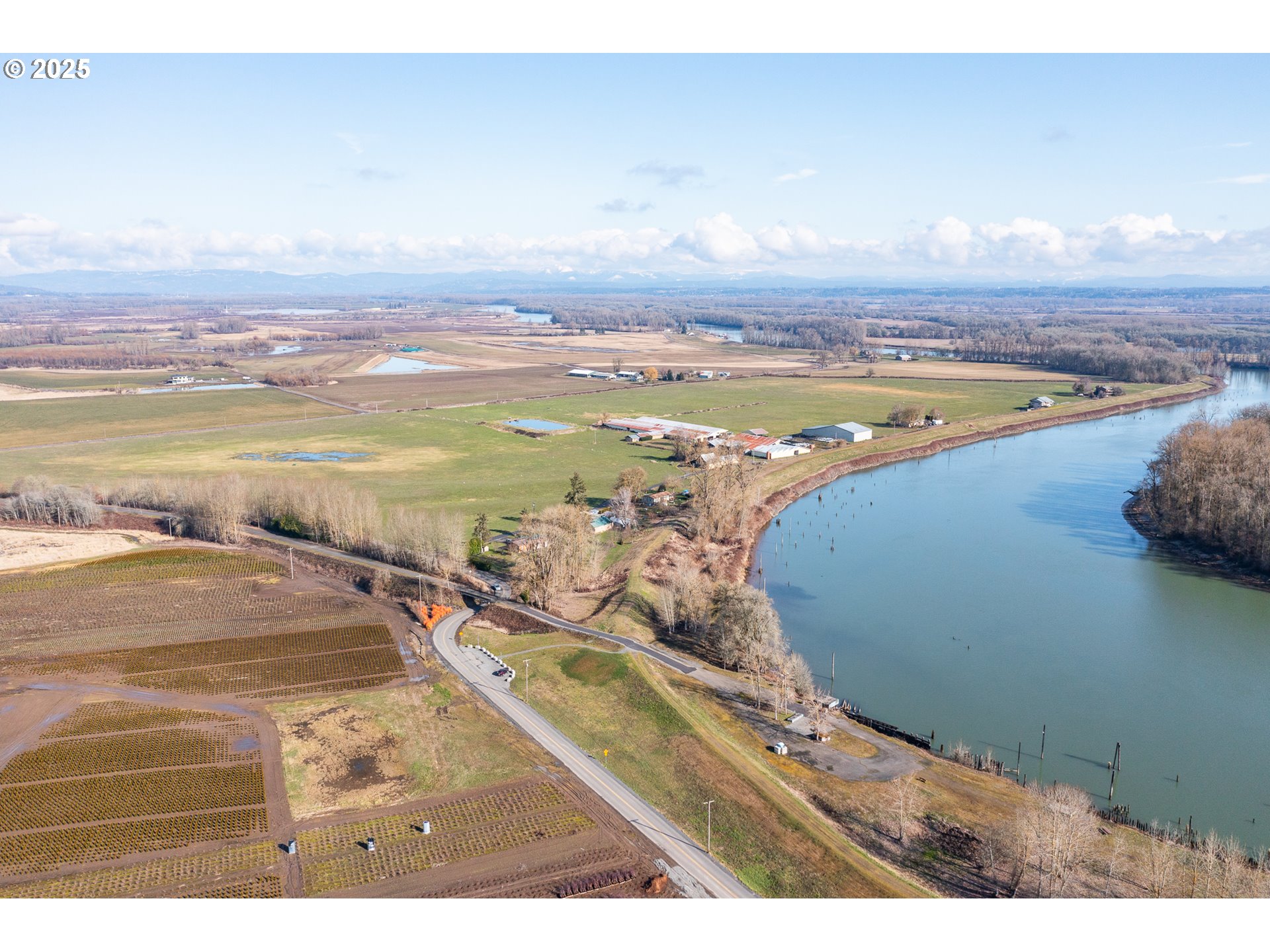 35308 Riverside Lane Scappoose, OR 97056 - Photo 2 of 48 a view of a room with an empty space