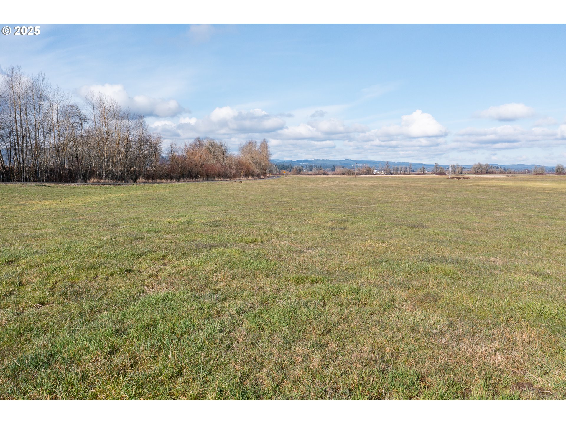 35308 Riverside Lane Scappoose, OR 97056 - Photo 30 of 48 a view of an ocean and sunset