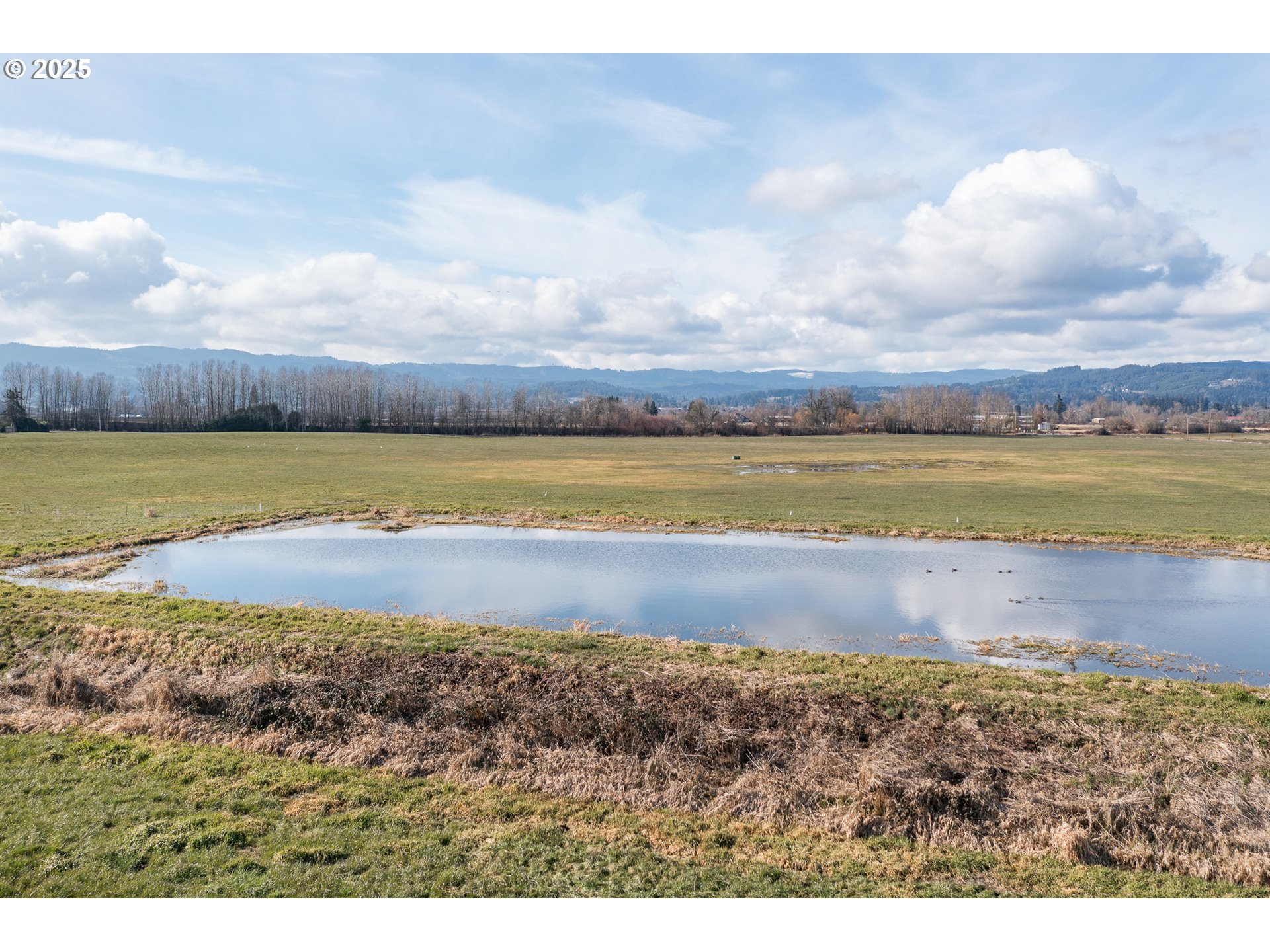 35308 Riverside Lane Scappoose, OR 97056 - Photo 31 of 48 a view of an ocean and beach