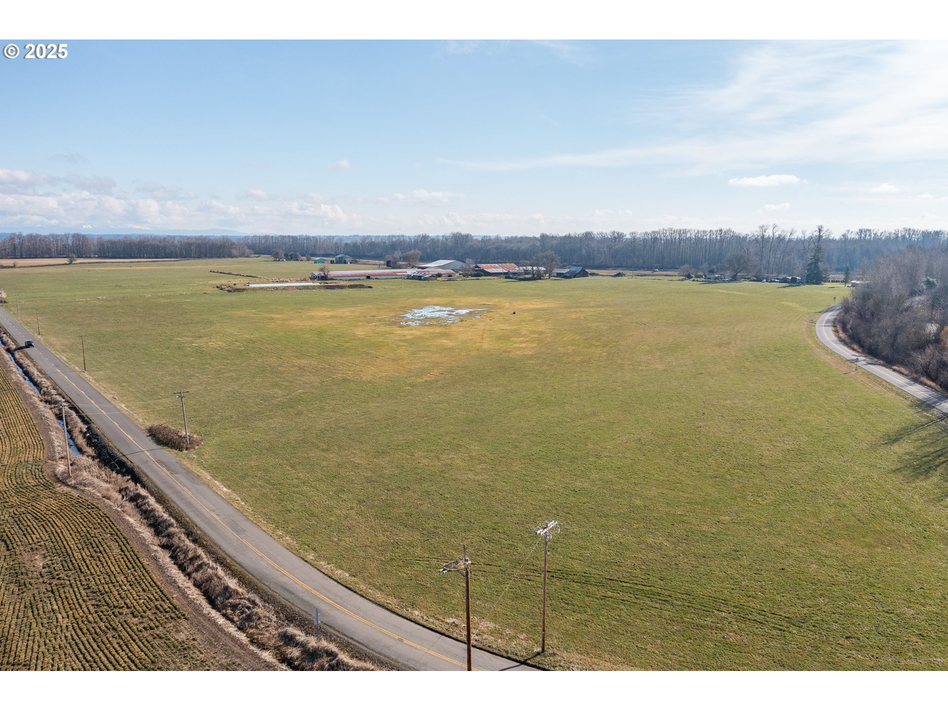 35308 Riverside Lane Scappoose, OR 97056 - Photo 4 of 48 a view of an ocean and beach