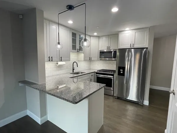 $2,750 | 3 Canal Street, Unit 3B, South Hadley, MA 01075