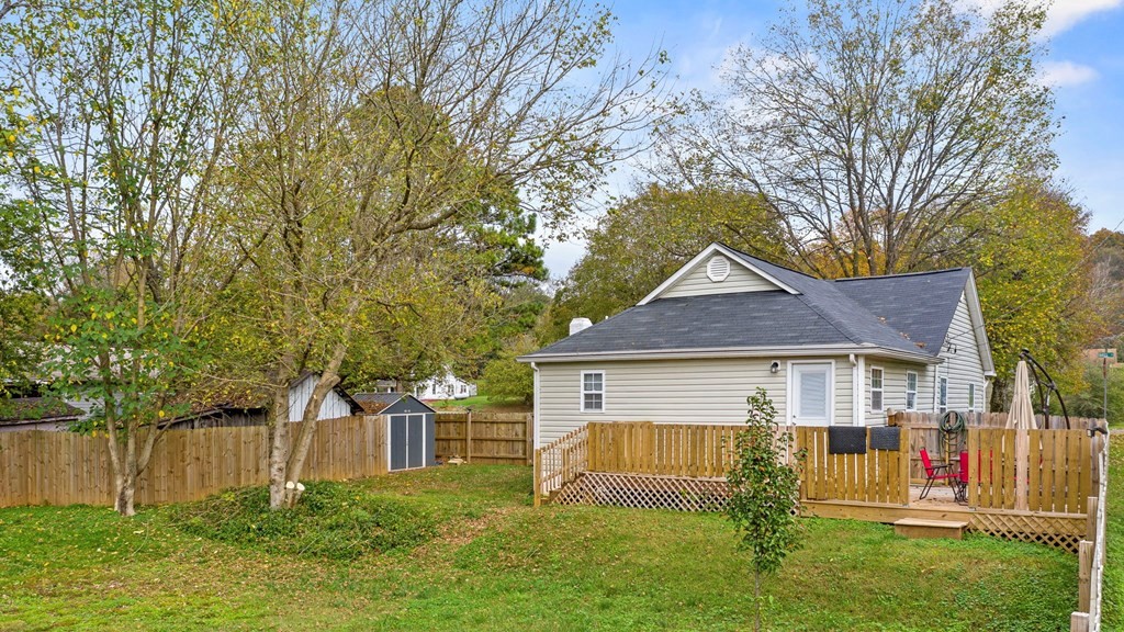 103 Bates Street Northeast Charleston, TN 37310 - Photo 3 of 25 Gallery Image 3