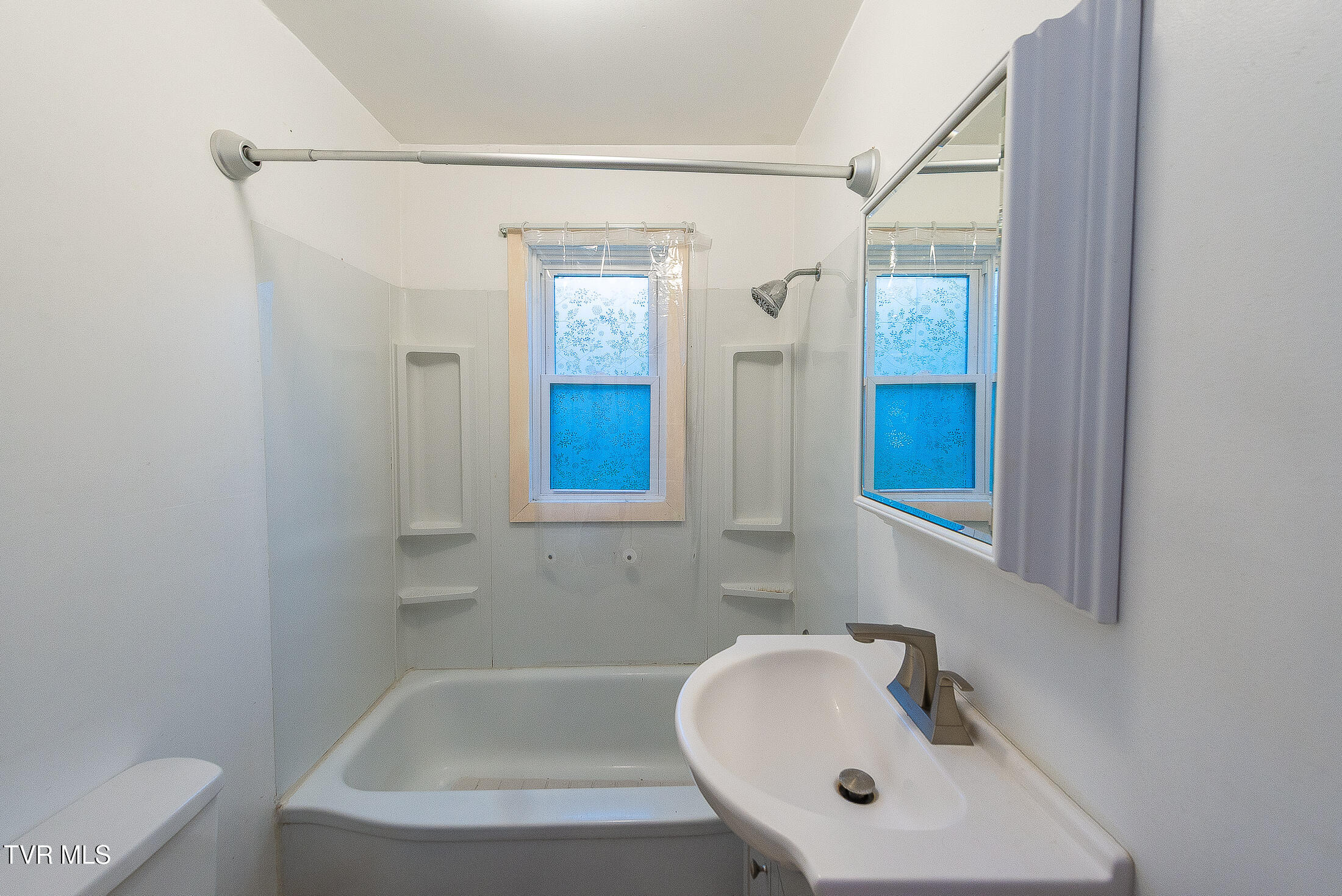 128 Beacon Street Gate City, VA 24251 - Photo 10 of 20 bathroom
