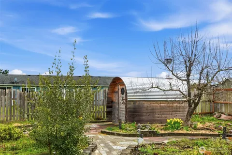 a view of a houses with a yard
