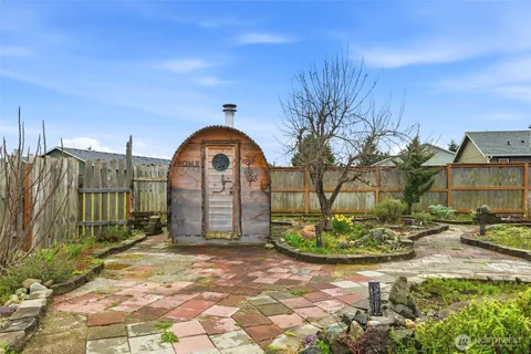 a view of a yard