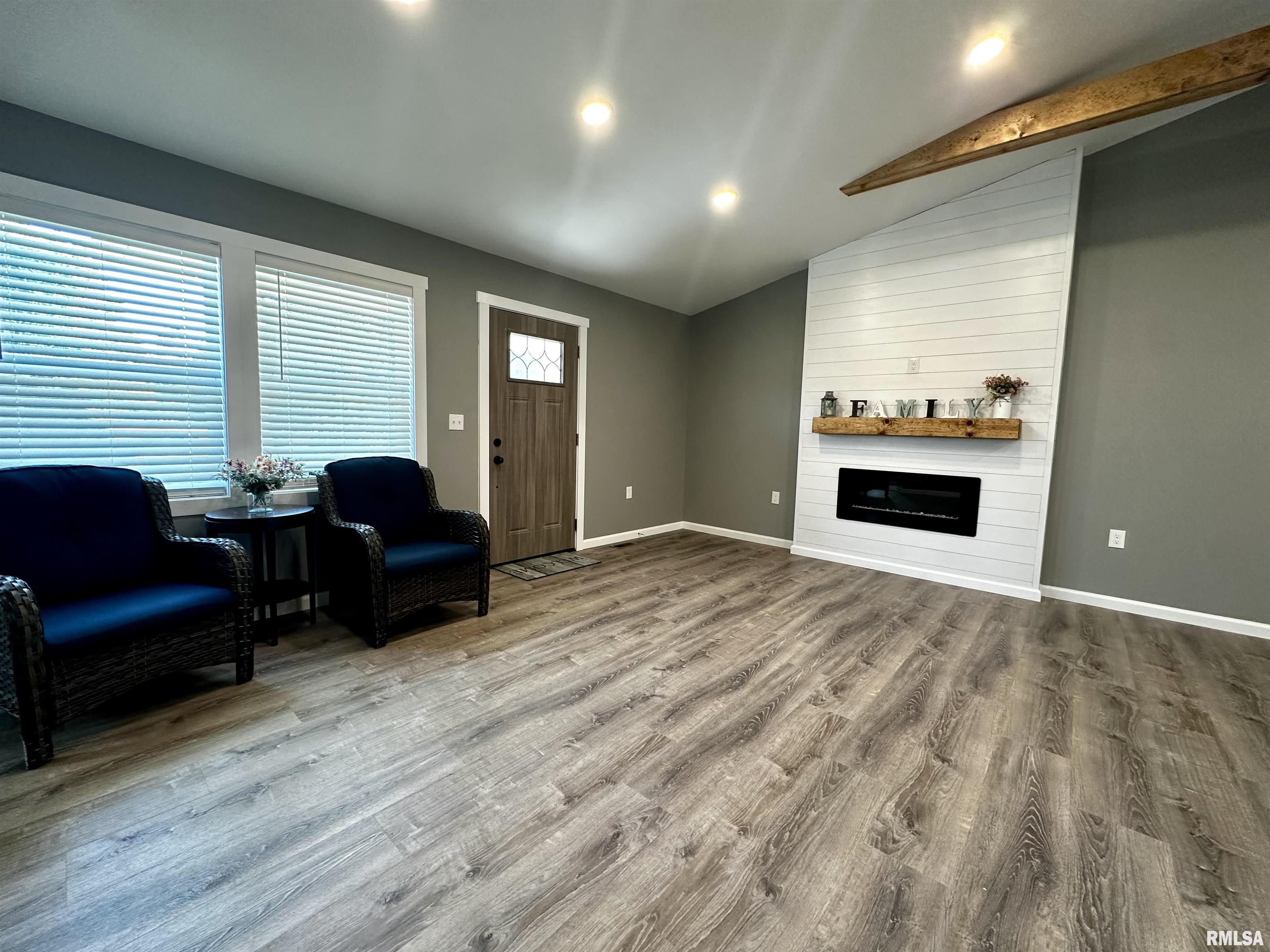 575 5th Street Omaha, IL 62871 - Photo 14 of 27