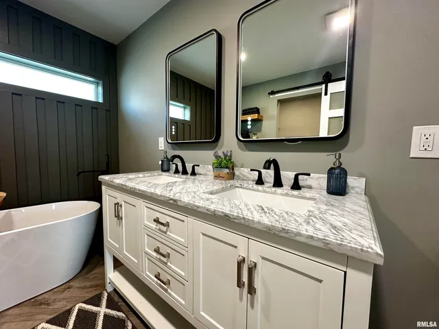 $149,500 | 575 5th Street, Omaha, IL 62871