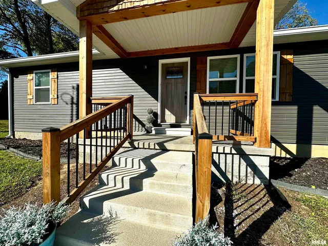 $149,500 | 575 5th Street, Omaha, IL 62871