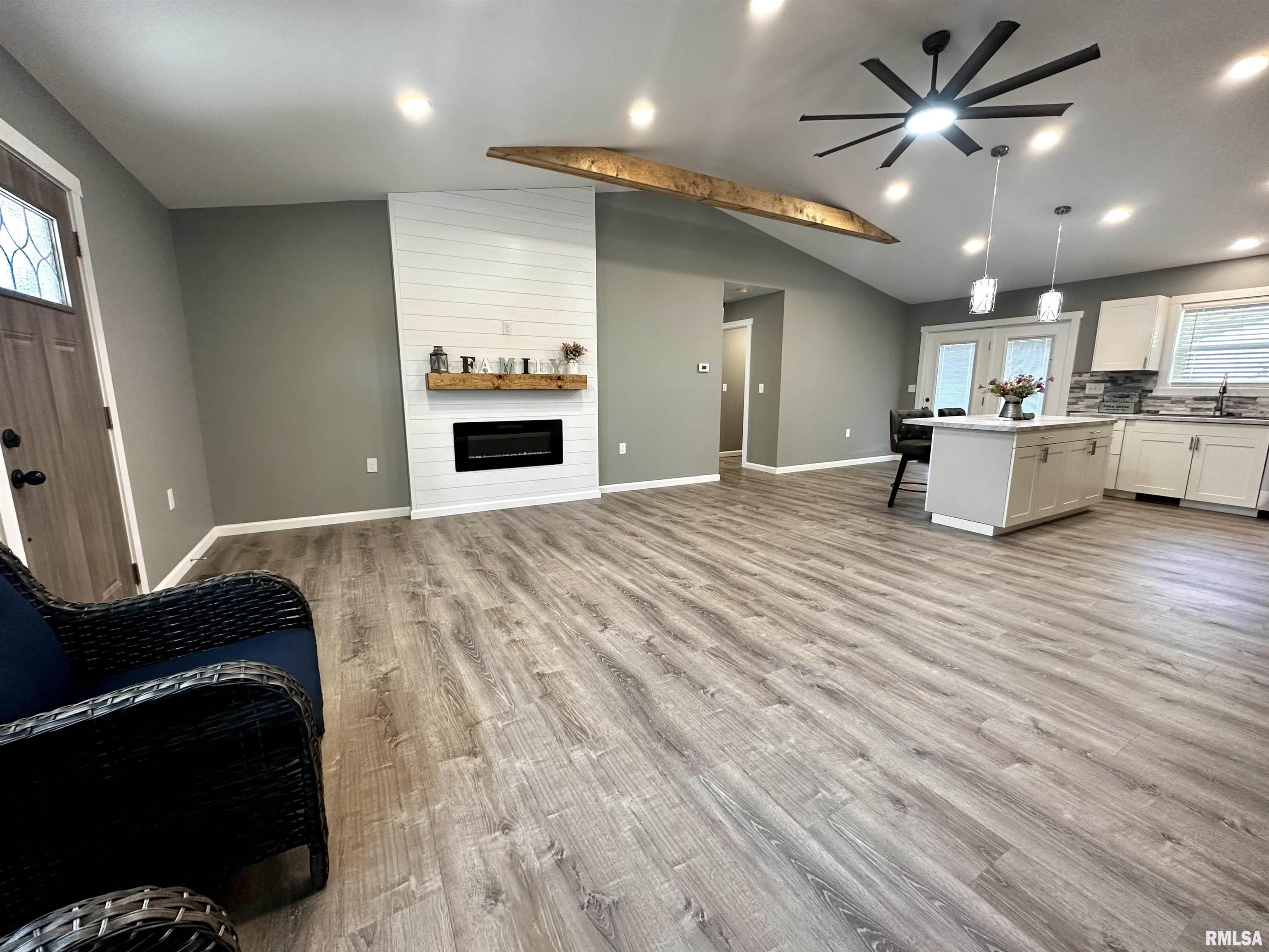 575 5th Street Omaha, IL 62871 - Photo 3 of 27