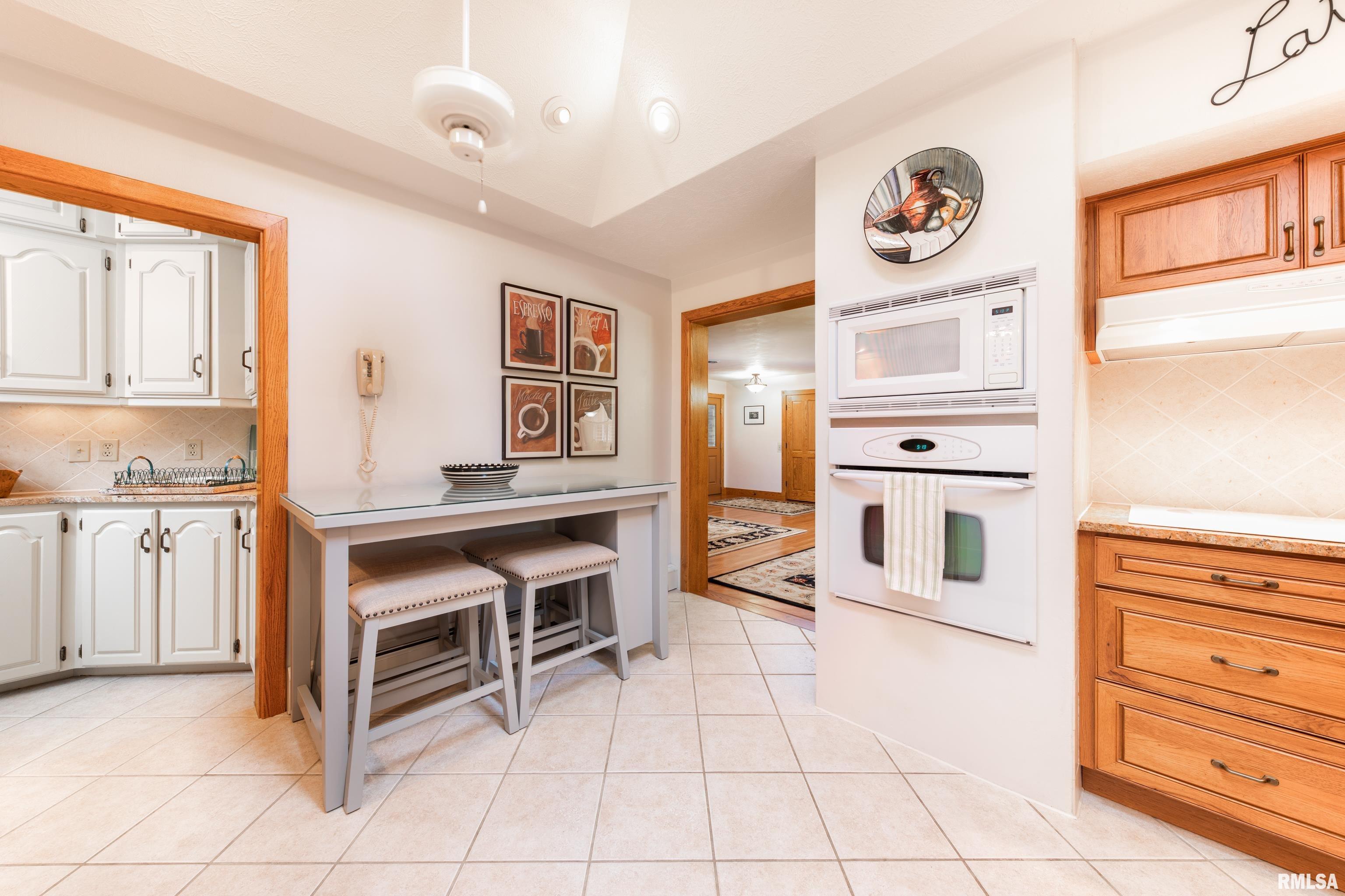 708 South Center Street Oneida, IL 61467 - Photo 13 of 40 Gallery Image 13
