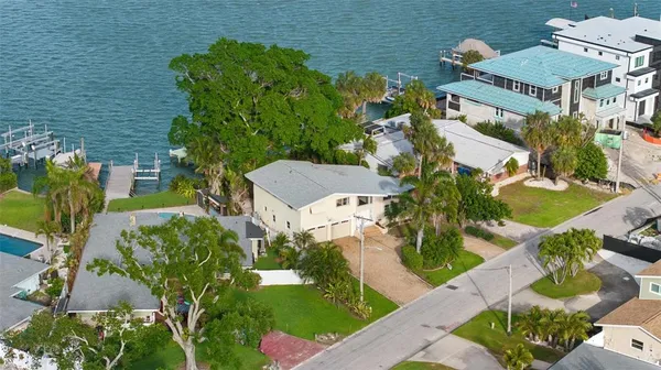 $4,500 | 7887 9th Avenue South, St. Petersburg, FL 33707