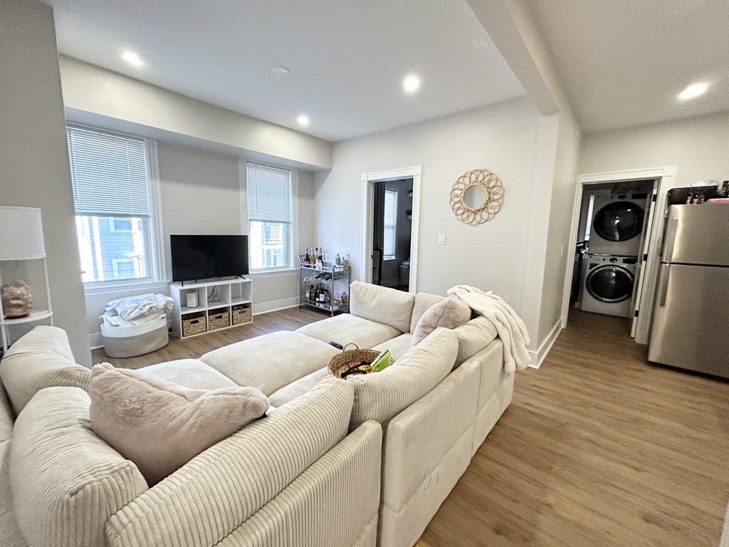 74 Marine Road, Unit 2 Boston, MA 02127 - Photo 3 of 9