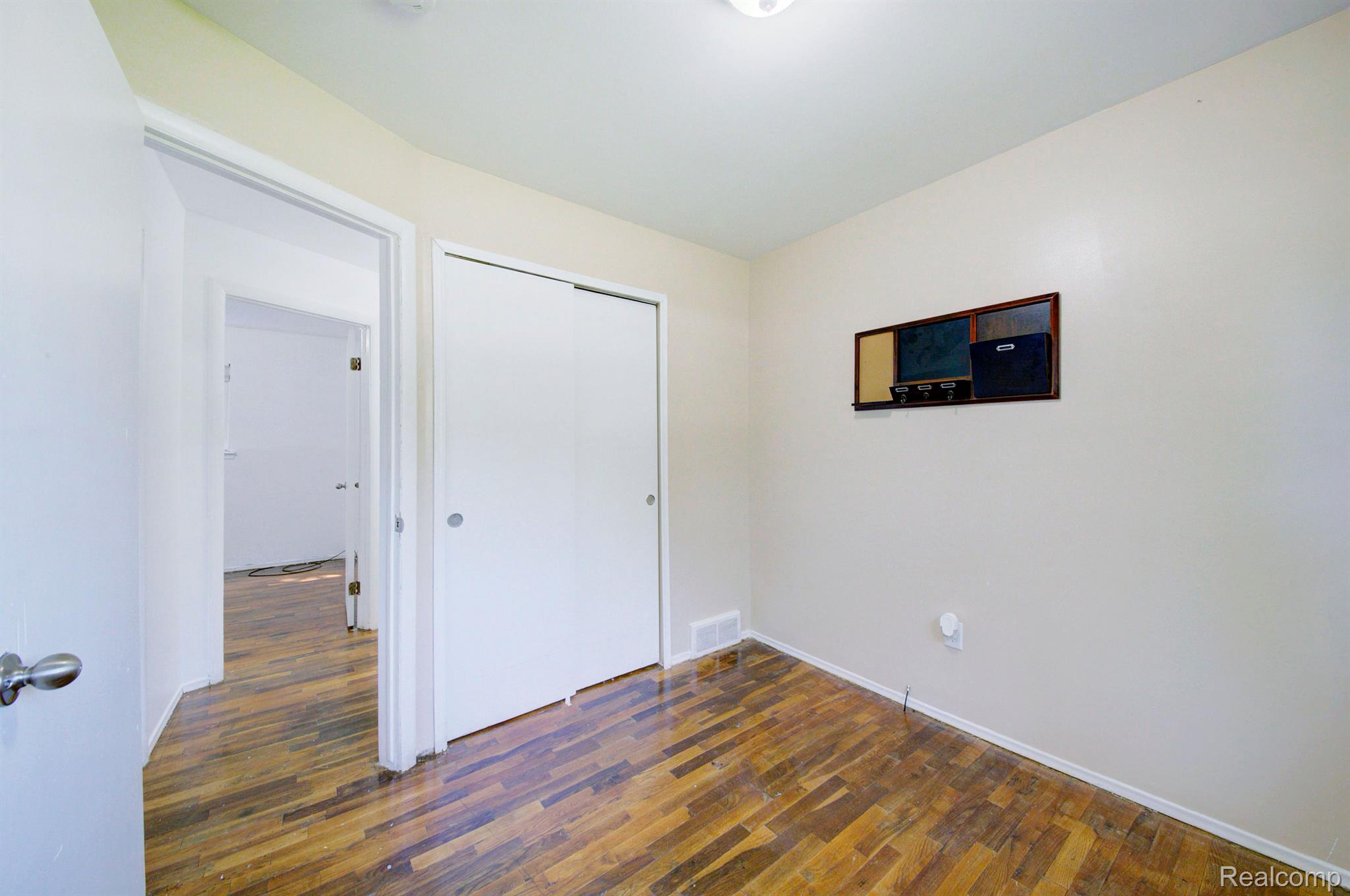 2350 Ravinewood Ypsilanti, MI 48198 - Photo 46 of 59 Gallery Image 46