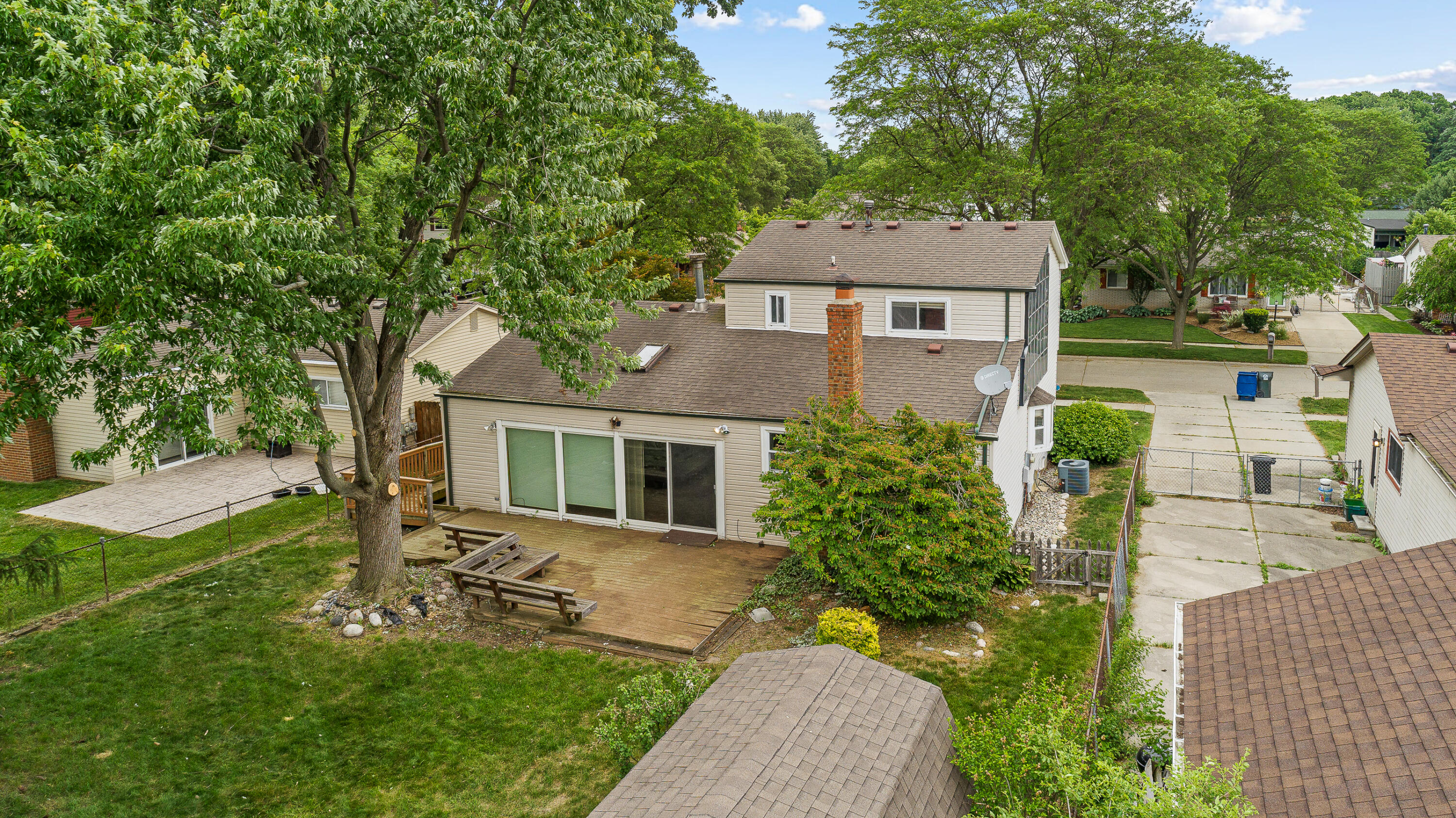 39805 Coronation Road Canton, MI 48188 - Photo 4 of 49 DJI_0287