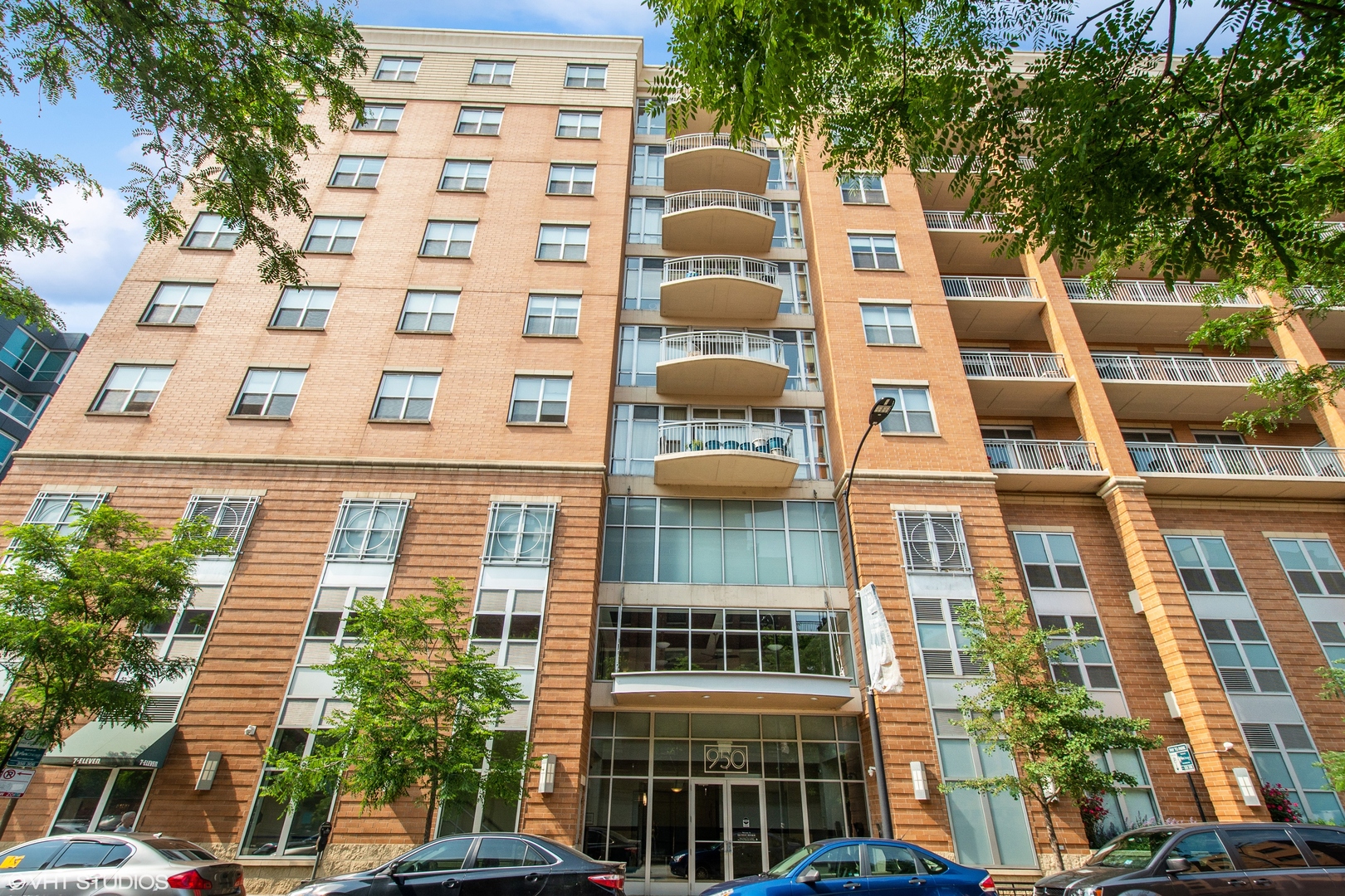 950 West Monroe Street, Unit 702 Chicago, IL 60607 - Photo 1 of 16 Gallery Image 1