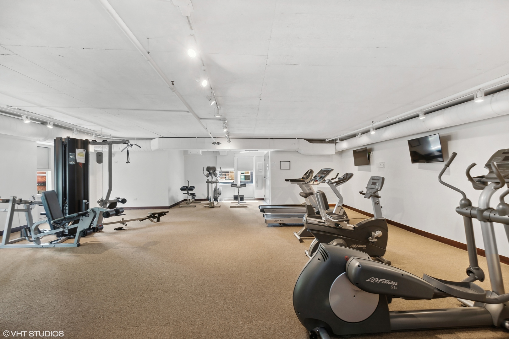 950 West Monroe Street, Unit 702 Chicago, IL 60607 - Photo 14 of 16 Gallery Image 14