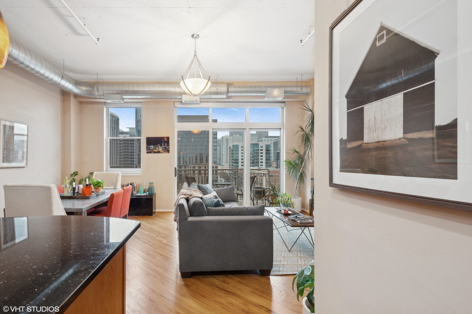 950 West Monroe Street, Unit 702 Chicago, IL 60607 - Photo 4 of 16 Gallery Image 4