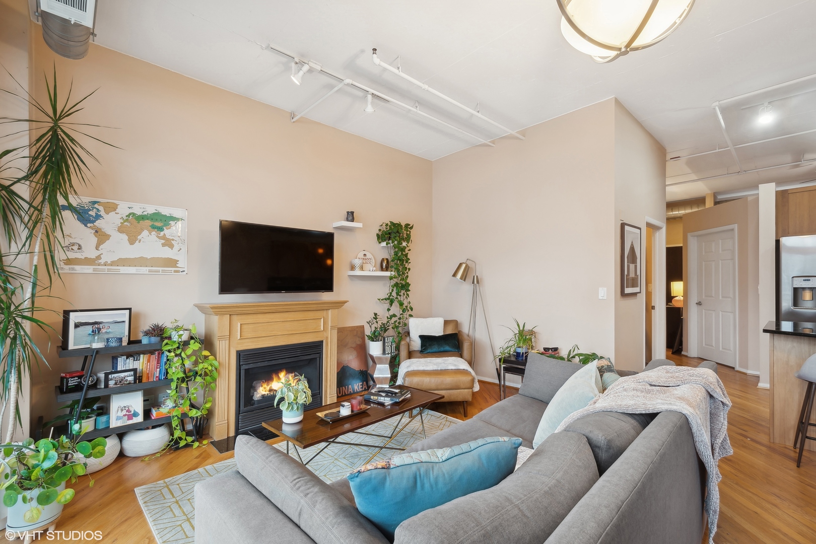 950 West Monroe Street, Unit 702 Chicago, IL 60607 - Photo 5 of 16 Gallery Image 5