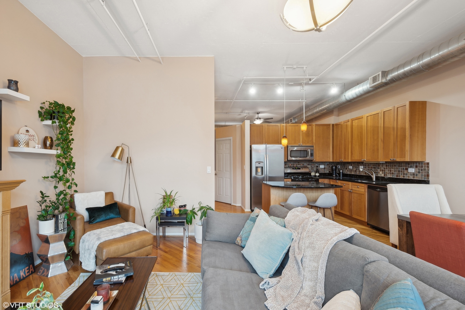 950 West Monroe Street, Unit 702 Chicago, IL 60607 - Photo 6 of 16 Gallery Image 6