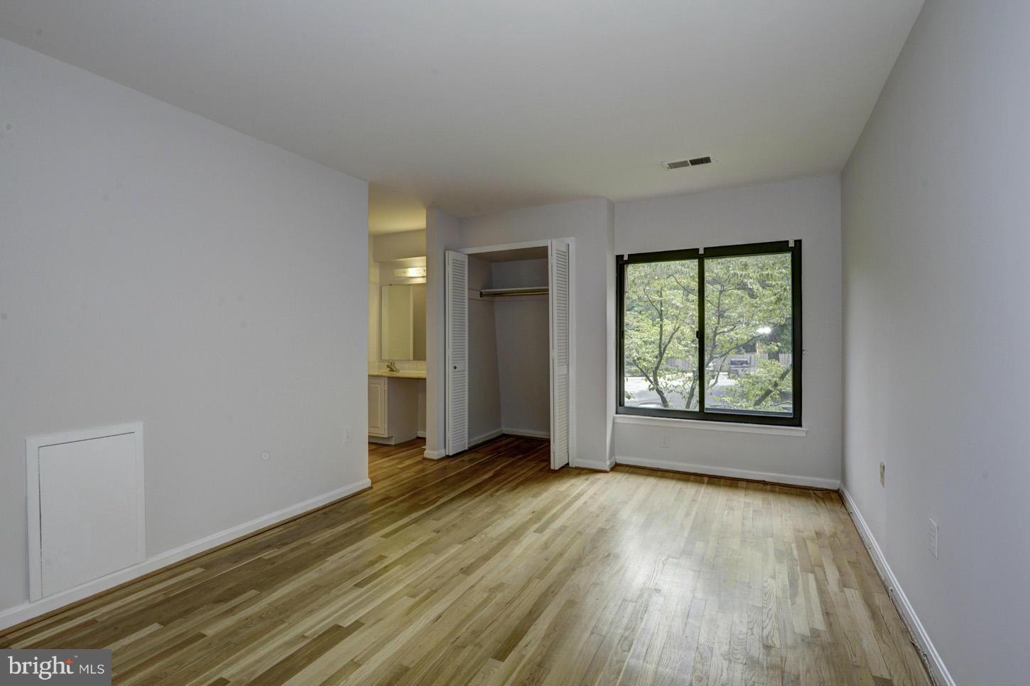 7903 Inverness Ridge Road Rockville, MD 20854 - Photo 12 of 29 Bedroom (Master)