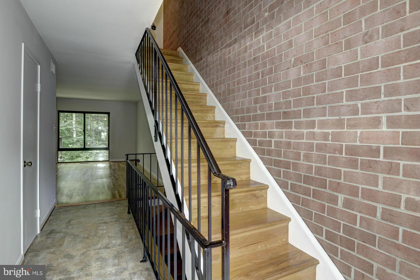7903 Inverness Ridge Road Rockville, MD 20854 - Photo 3 of 29 Interior (General)