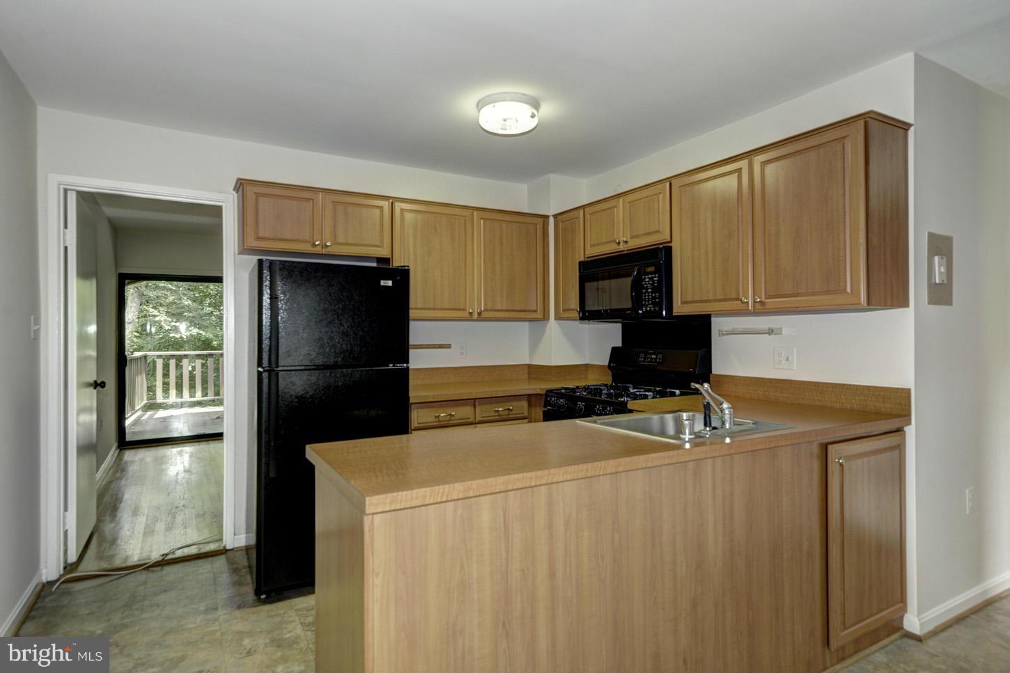 7903 Inverness Ridge Road Rockville, MD 20854 - Photo 10 of 29 Kitchen