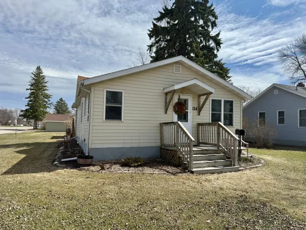 $88,500 | 124 State Avenue North, Thief River Falls, MN 56701