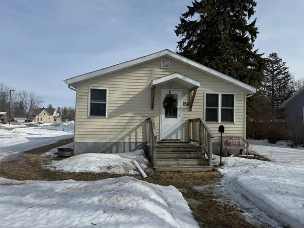 $99,900 | 124 State Avenue North, Thief River Falls, MN 56701
