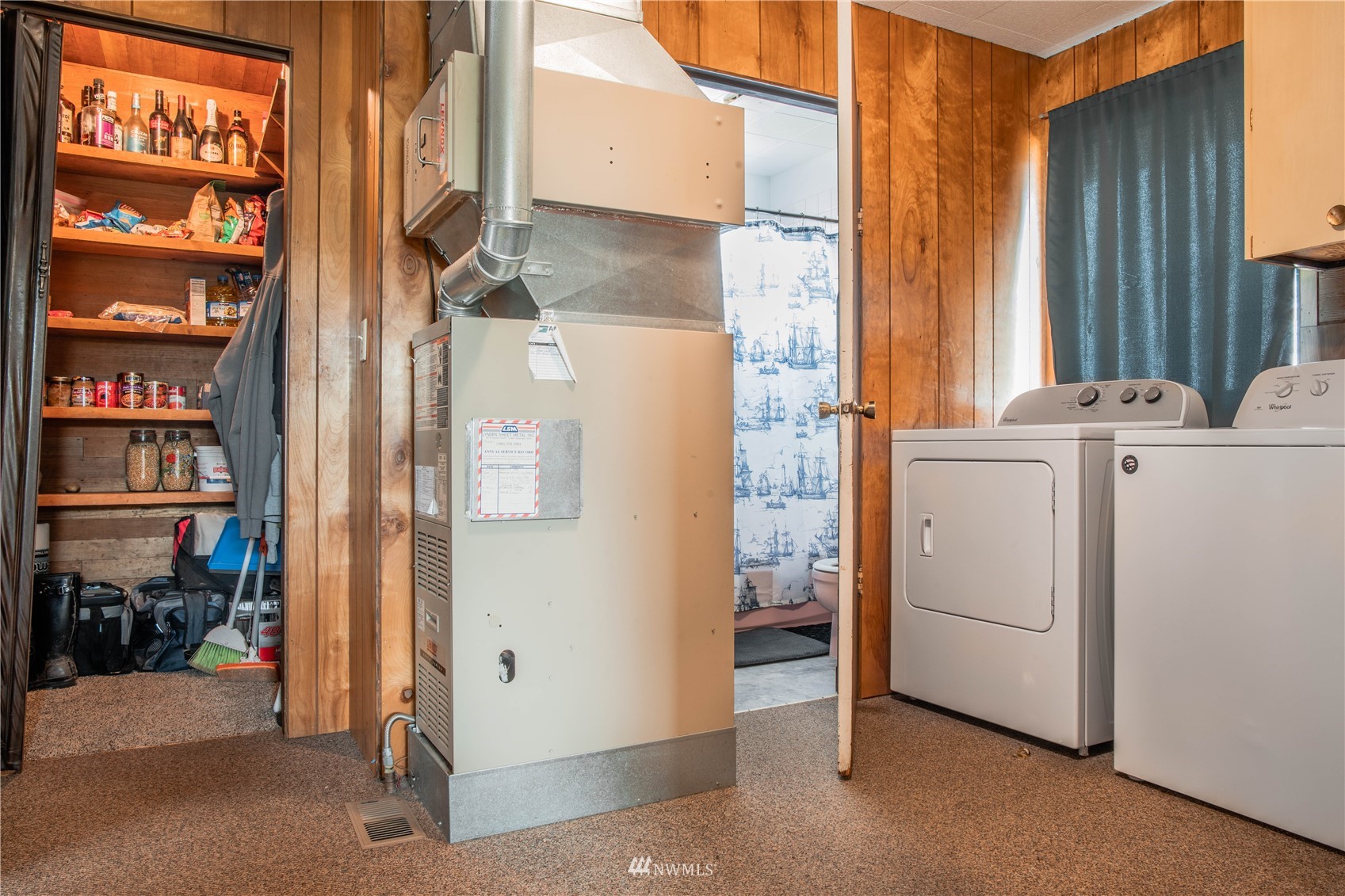 6783 Kickerville Road Ferndale, WA 98248 - Photo 3 of 22 a utility room with dryer and washer