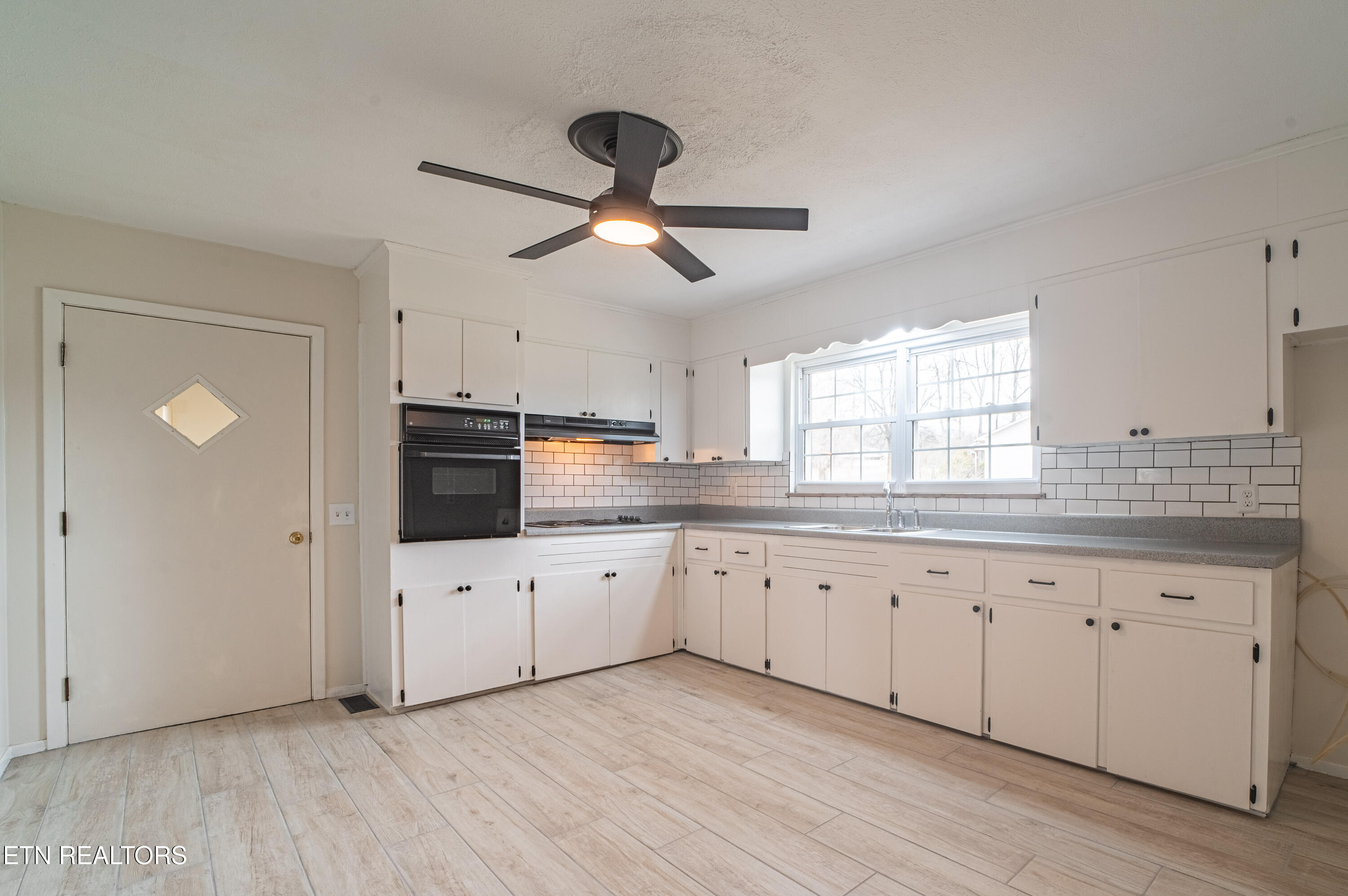 4712 Douglas Dam Road Strawberry Plains, TN 37871 - Photo 7 of 27 4712-Douglas-Dam-15